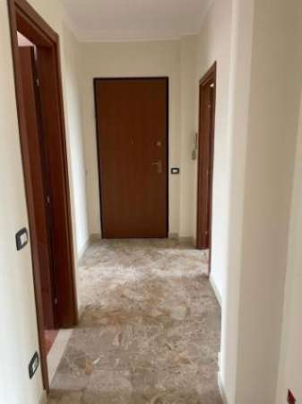 Foto Appartamento di 100 m con 4 locali in affitto a Alessandria