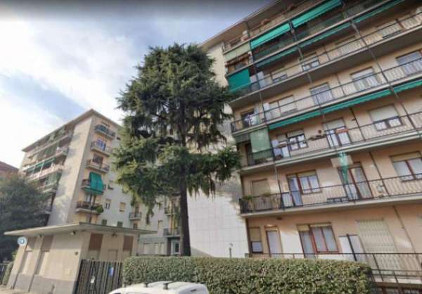 Foto Appartamento di 110 m con 4 locali in affitto a Milano