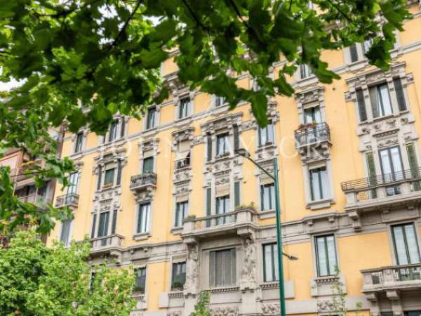 Foto Appartamento di 120 m con 3 locali in affitto a Milano