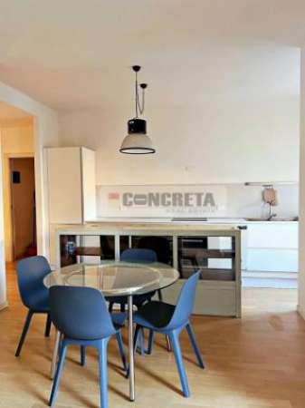 Foto Appartamento di 120 m con 3 locali in affitto a Verona