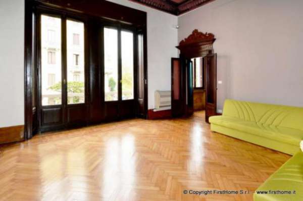 Foto Appartamento di 125 m con 3 locali in affitto a Milano