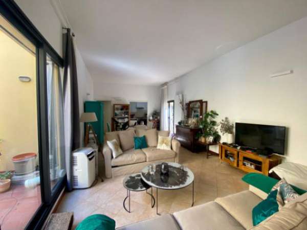 Foto Appartamento di 126 m con 3 locali in affitto a Bologna