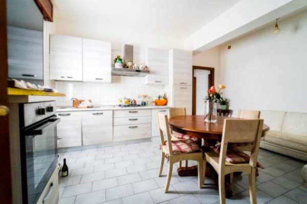 Foto Appartamento di 129 m con 4 locali in affitto a Casalecchio di Reno