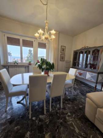 Foto Appartamento di 130 m con 4 locali in affitto a Viterbo