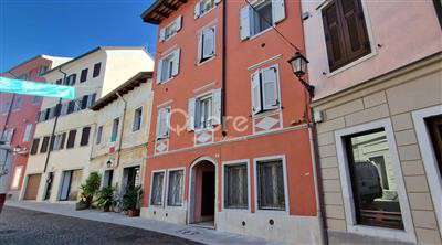 Foto Appartamento di 2 locali in Affitto