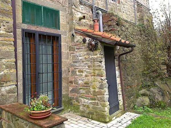 Foto APPARTAMENTO di 2 vani e di 50 mq (FIESOLE) rif. AAJ146