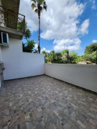 Foto APPARTAMENTO di 2 vani e di 55 mq (SOMMA VESUVIANA) rif. D18