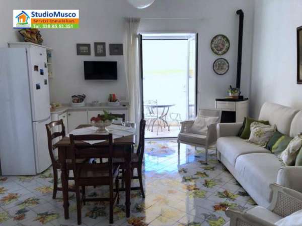 Foto APPARTAMENTO di 2 vani e di 60 mq (ANACAPRI - Anacapri) rif. AFORL