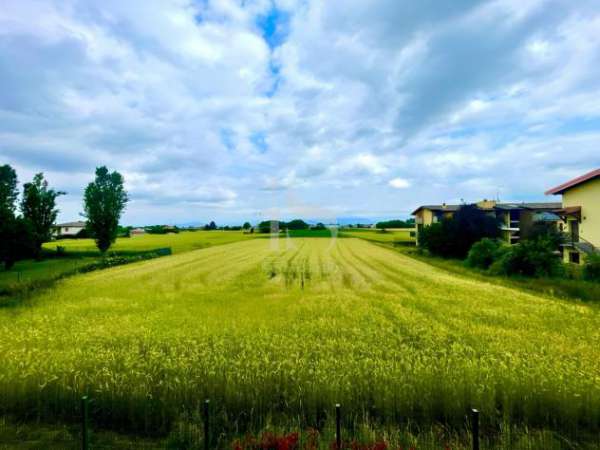 Foto APPARTAMENTO di 3 vani e di 102 mq (RONCELLO) rif. HOME 3616