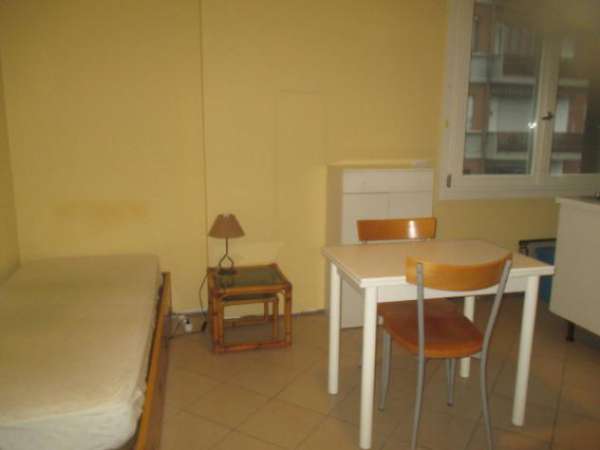 Foto Appartamento di 35 m con 1 locale in affitto a Brescia