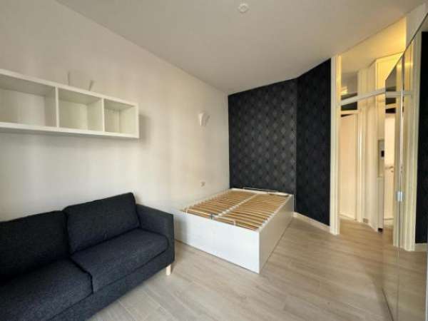 Foto Appartamento di 35 m con 1 locale in affitto a Milano