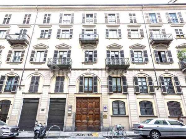 Foto Appartamento di 35 m con 2 locali in affitto a Torino