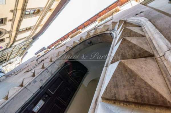 Foto Appartamento di 360 m con pi di 5 locali e box auto doppio in affitto a Bergamo