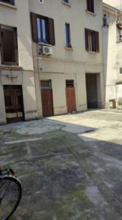 Foto Appartamento di 38 m con 2 locali in affitto a Milano