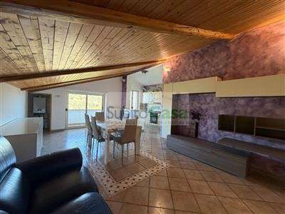 Foto Appartamento di 4 locali in Affitto