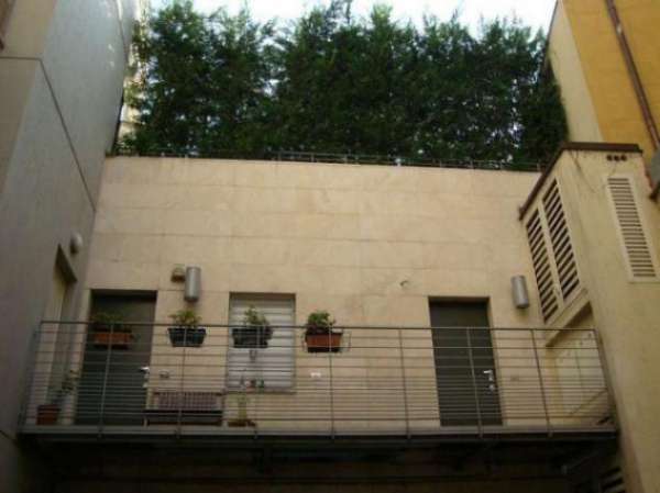 Foto Appartamento di 45 m con 2 locali in affitto a Milano