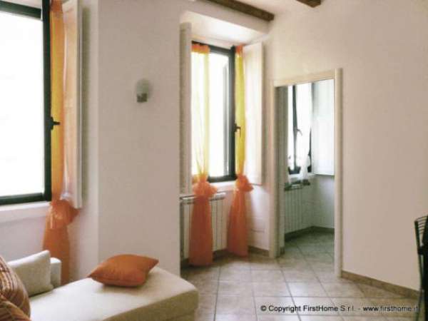 Foto Appartamento di 45 m con 2 locali in affitto a Milano