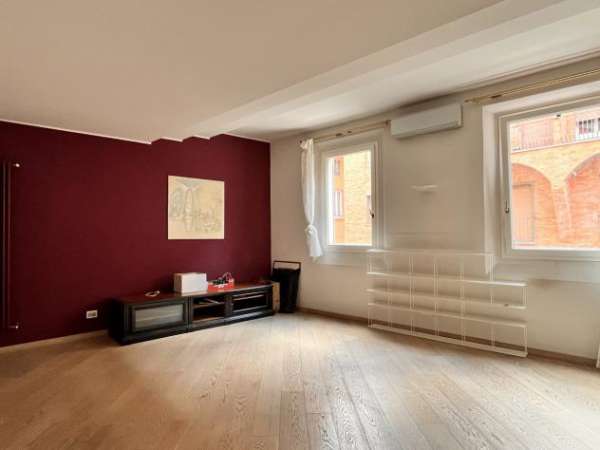 Foto APPARTAMENTO di 5 vani e di 180 mq (BOLOGNA) rif. OB43