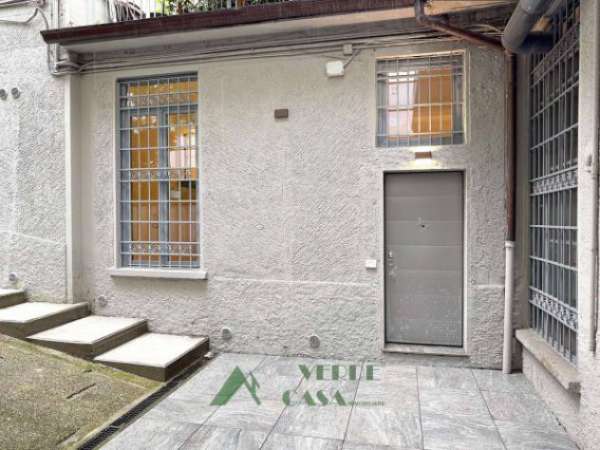 Foto Appartamento di 50 m con 2 locali in affitto a Milano