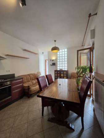 Foto Appartamento di 50 m con 2 locali in affitto a Viterbo