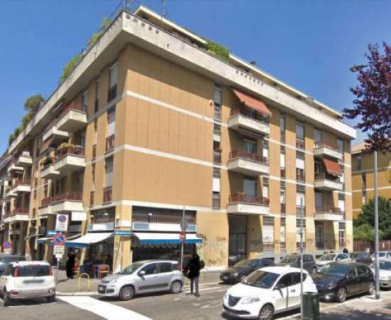 Foto Appartamento di 55 m con 1 locale in affitto a Milano
