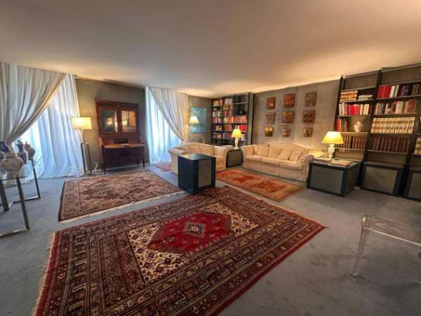 Foto APPARTAMENTO di 6 vani e di 125 mq (GENOVA - Centro) rif. ELEGANTE CORVETTO