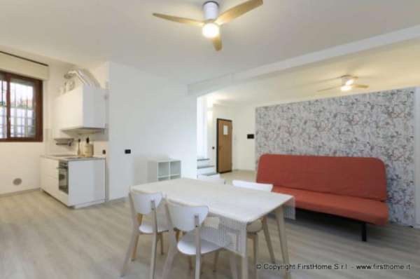 Foto Appartamento di 60 m con 1 locale in affitto a Milano