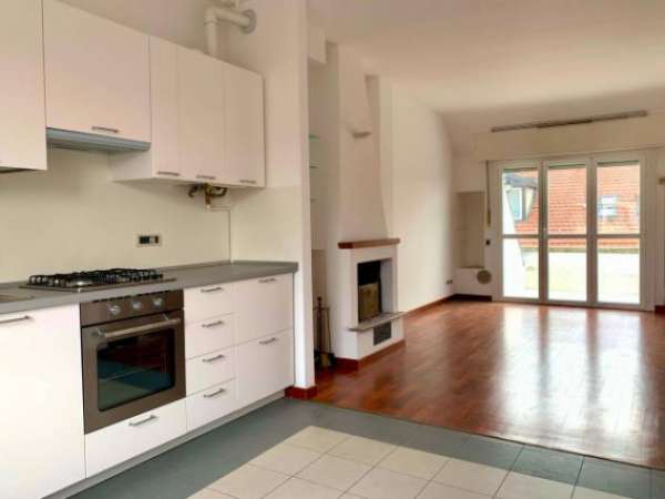 Foto Appartamento di 60 m con 2 locali in affitto a Milano