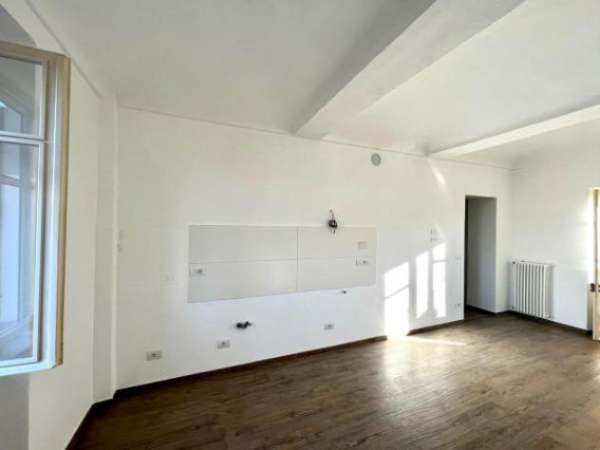 Foto Appartamento di 60 m con 2 locali in affitto a Saluzzo