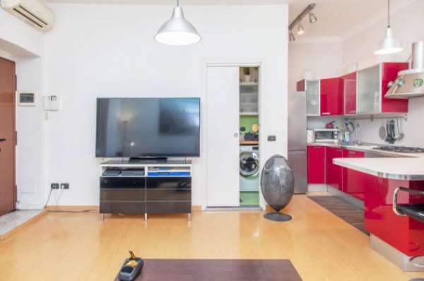 Foto Appartamento di 66 m con 2 locali in affitto a Milano