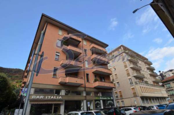 Foto Appartamento di 70 m con 2 locali in affitto a Como