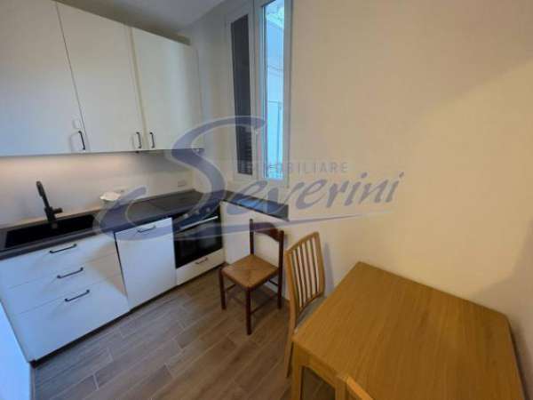 Foto Appartamento di 70 m con 2 locali in affitto a Como