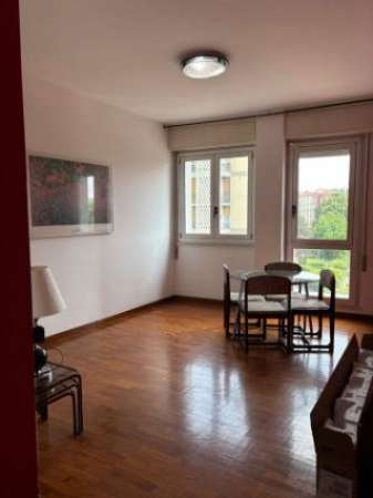 Foto Appartamento di 70 m con 2 locali in affitto a Milano