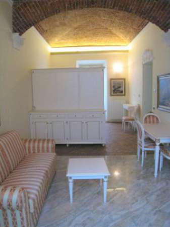 Foto Appartamento di 70 m con 2 locali in affitto a Novara