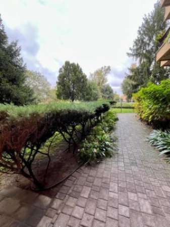 Foto Appartamento di 75 m con 2 locali e box auto in affitto a Brescia