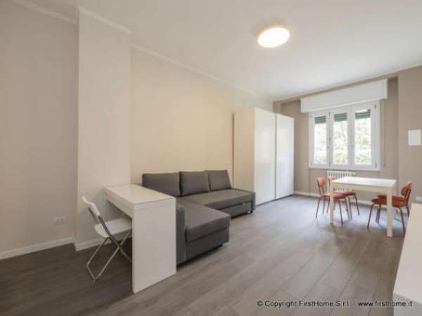 Foto Appartamento di 75 m con 2 locali in affitto a Milano