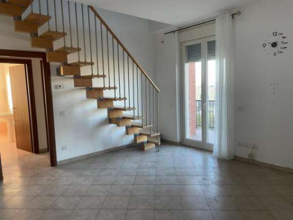 Foto Appartamento di 80 m con 3 locali e box auto in affitto a Alessandria