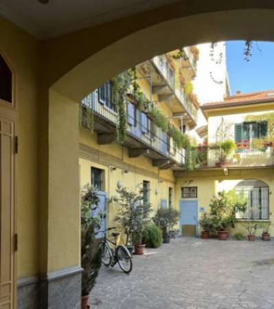 Foto Appartamento di 80 m con 4 locali in affitto a Milano