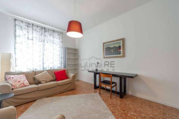 Foto Appartamento di 82 m con 2 locali in affitto a Milano
