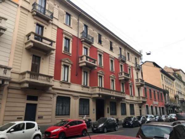 Foto Appartamento di 84 m con 3 locali in affitto a Milano