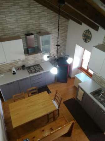 Foto Appartamento di 90 m con 2 locali in affitto a Tornolo
