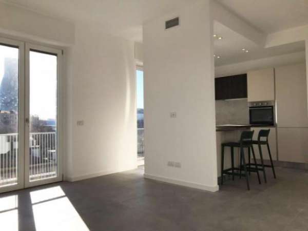 Foto Appartamento di 90 m con 3 locali in affitto a Milano