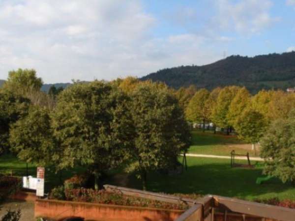 Foto Appartamento di 90 m con 3 locali in affitto a Nave
