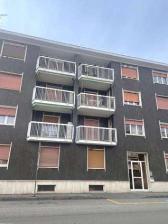 Foto Appartamento di 90 m con 3 locali in affitto a Novara