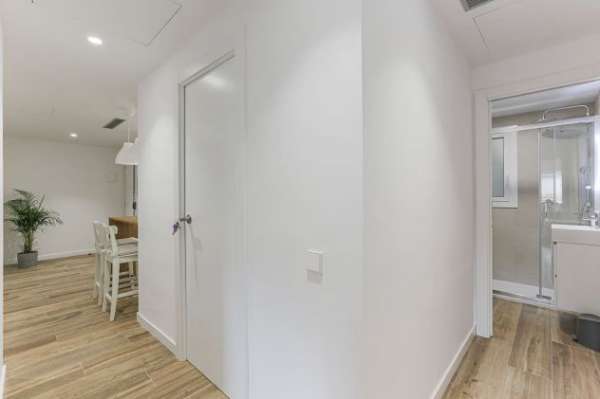 Foto Appartamento Elegante in Affitto  5 Locali, 2 Bagni, 90 m
