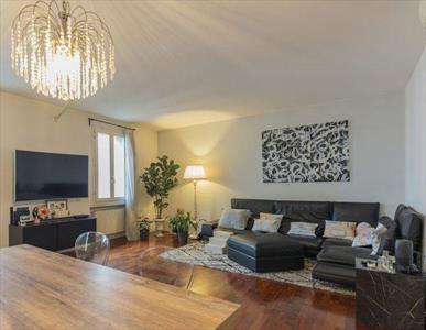 Foto Appartamento in Affitto, 2 Locali, 1 Camera, 49 mq (MILANO TICIN