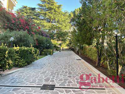 Foto Appartamento in Affitto, 2 Locali, 55 mq (Roma)