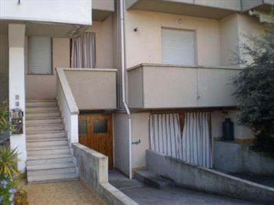Foto Appartamento in Affitto, 2 Locali, 55 mq (Rosignano Marittimo)