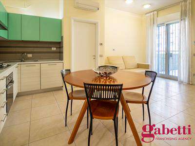 Foto Appartamento in Affitto, 2 Locali, 60 mq (Milano)