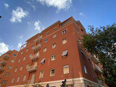 Foto Appartamento in Affitto, 3 Locali, 100 mq (Roma)